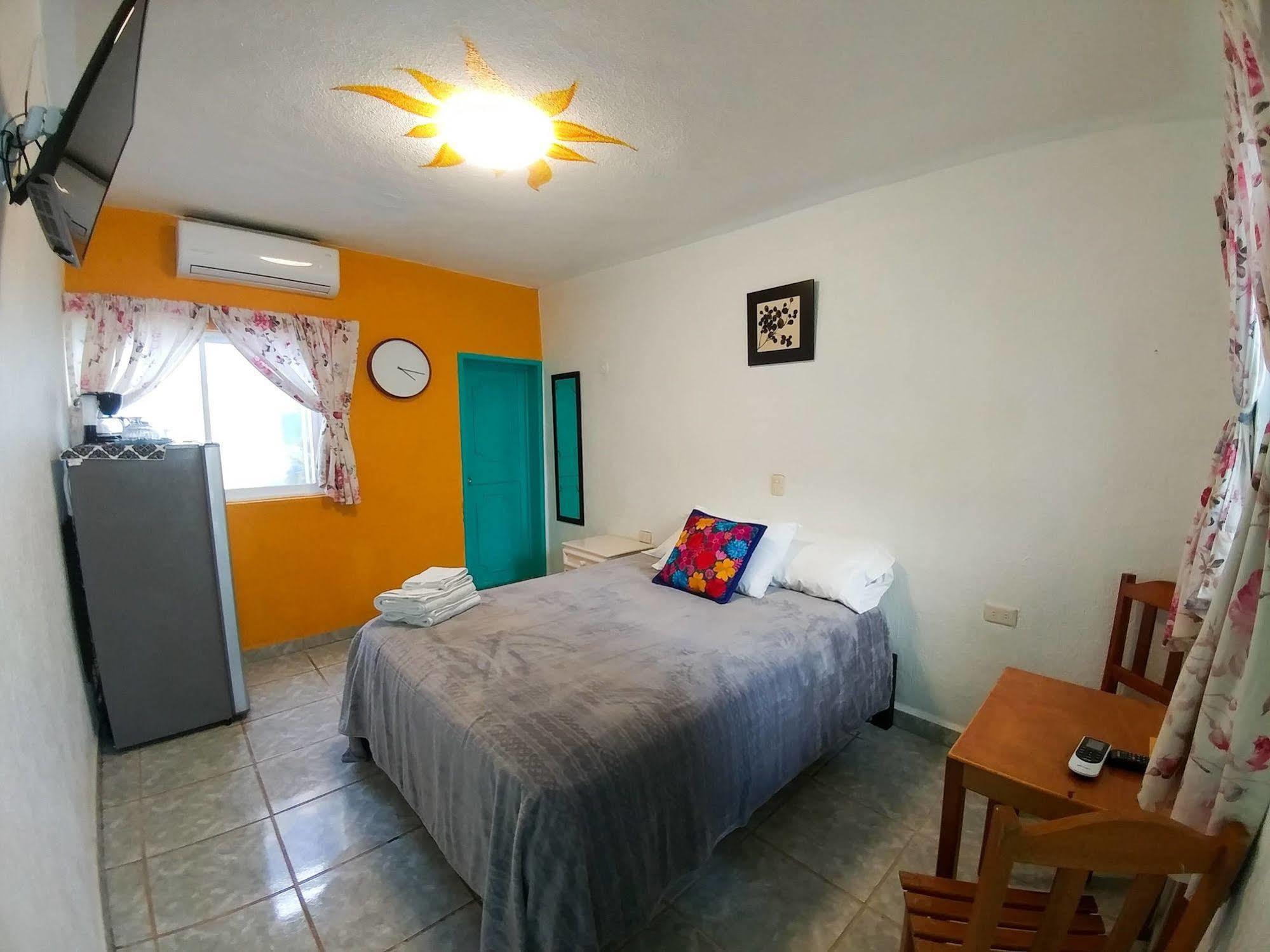 Posada Paso Del Sol 女人岛 外观 照片